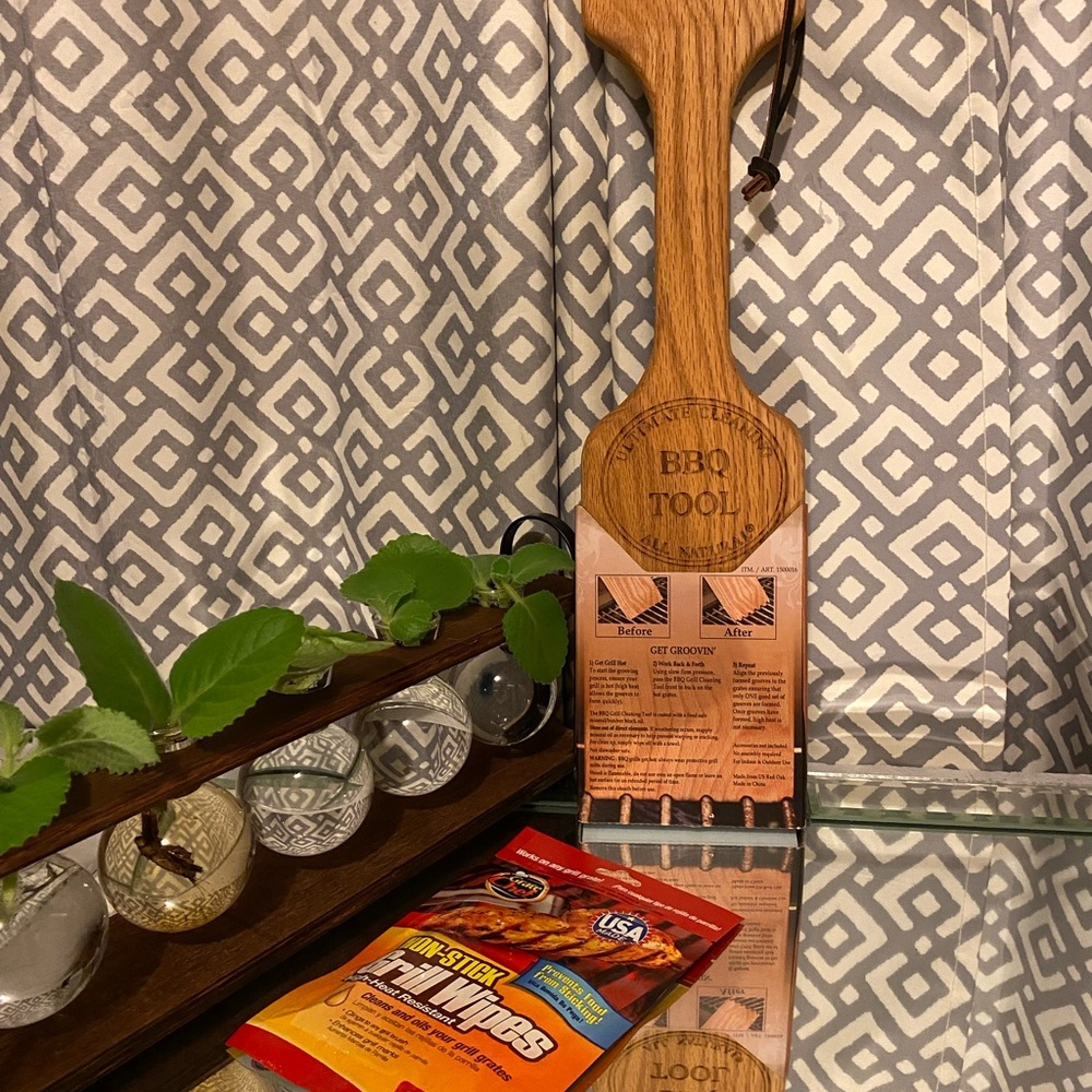 Get Groovin’ Ultimate BBQ tool & non stick Grill Wipes - both NWOT BOGO 🌻